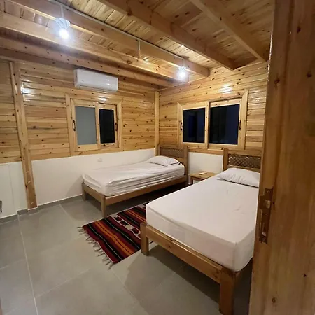 Roof-Top Beachfront Studio With Private Beach Access In Dahab